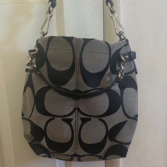 Coach Handbags - Stylish Coach Tote
